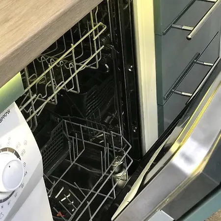 Garden Carras 公寓 *