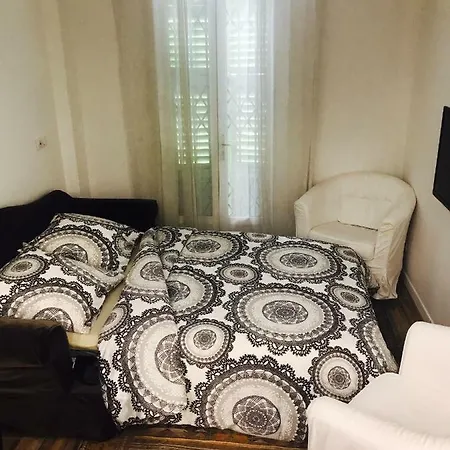 Apartmán Garden Carras *